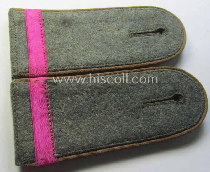 Pair of WH (Heeres) so-called: 'M40 o. M43'-pattern, EM-type shoulderstraps: 'Sld. der Kradschützenbtle. der Pz.Div. u. Inf.Div. (mot)'