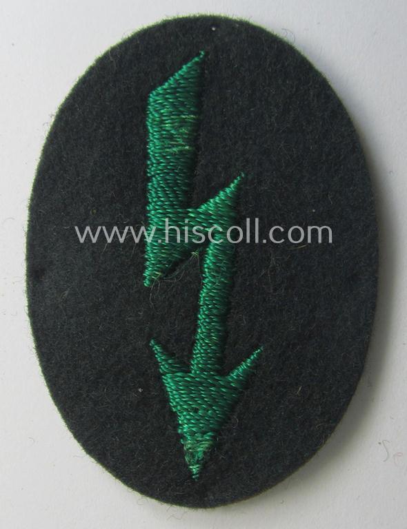 WH (Heeres) trade- and/or special-career insignia ie. machine-embroidered signal-blitz: 'Jäger- o. Gebirgsjäger-Trpn.'