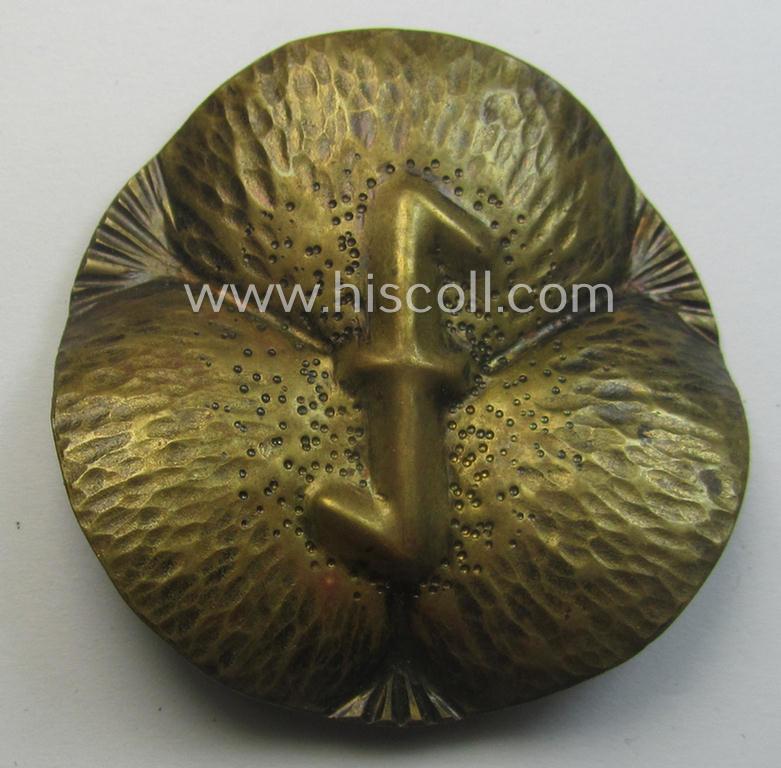 Unsusally found, TR-period supporter-lapel-pin (ie. 'Brosche') depicting a typical 'Wolfsangel'-sign as was executed in genuine ('hammered-styled') copper-based metal