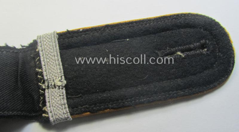Regrettably single - but nevertheless extremely rarely found! - Waffen-SS neatly 'cyphered', NCO-type shoulderstrap as was intended for usage by a: 'SS-Scharführer eines Kavallerie- o. Aufklärungs-Abts.'