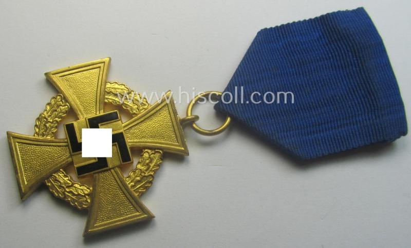 'Treuedienst Ehrenzeichen 1. Klasse' (or: golden-class, civil loyal-service-medal as intended for 40 yrs. of loyal service) being a maker- (ie. '1'-) marked specimen by the: 'Deschler & Sohn'-company