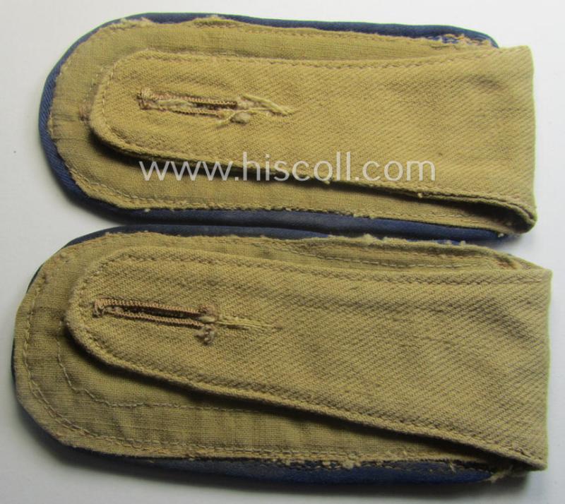 Pair of WH (Luftwaffe) 'tropical-styled' shoulderstraps (as was specifically for usage on the tropical-shirts ie. tunics) as was intended for usage by an: 'Uffz. der Sanitäts-Trpn.'