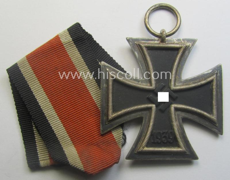 'Eisernes Kreuz II. Klasse' being a clearly maker- (ie. '24'-) marked example by the: 'AG der Hanauer Plakettenhersteller'