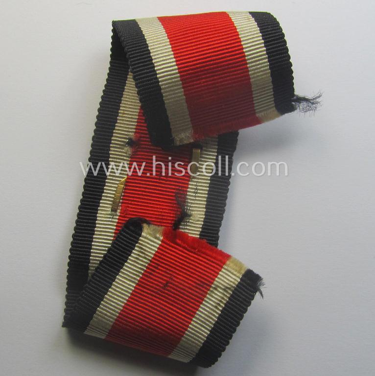 Truly used and/or tunic-removed - and actually rarely encountered! - 'Ehrenblattspange der Luftwaffe' (or: airforce honour-roll clasp) being a 'Buntmetall'- (ie. 'Tombak'-) based example by the maker (ie. 'Hersteller') 'Otto Klein & Co.'